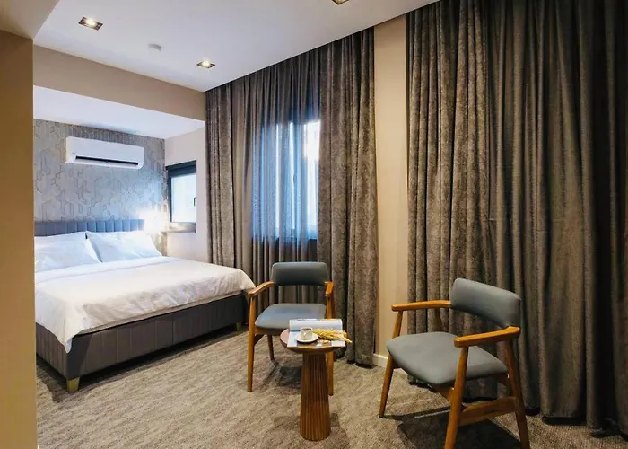 Rexee Hotel